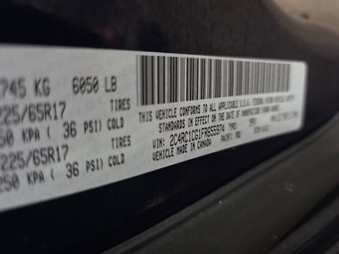 Used 2015 Chrysler Town & Country Touring-L w/ Driver Convenience Group image 37