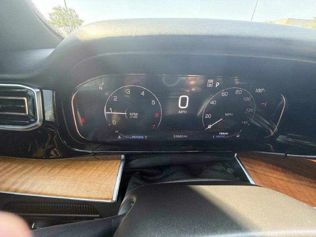 Used 2024 Jeep Grand Wagoneer L Series III AWD/4WD image 5