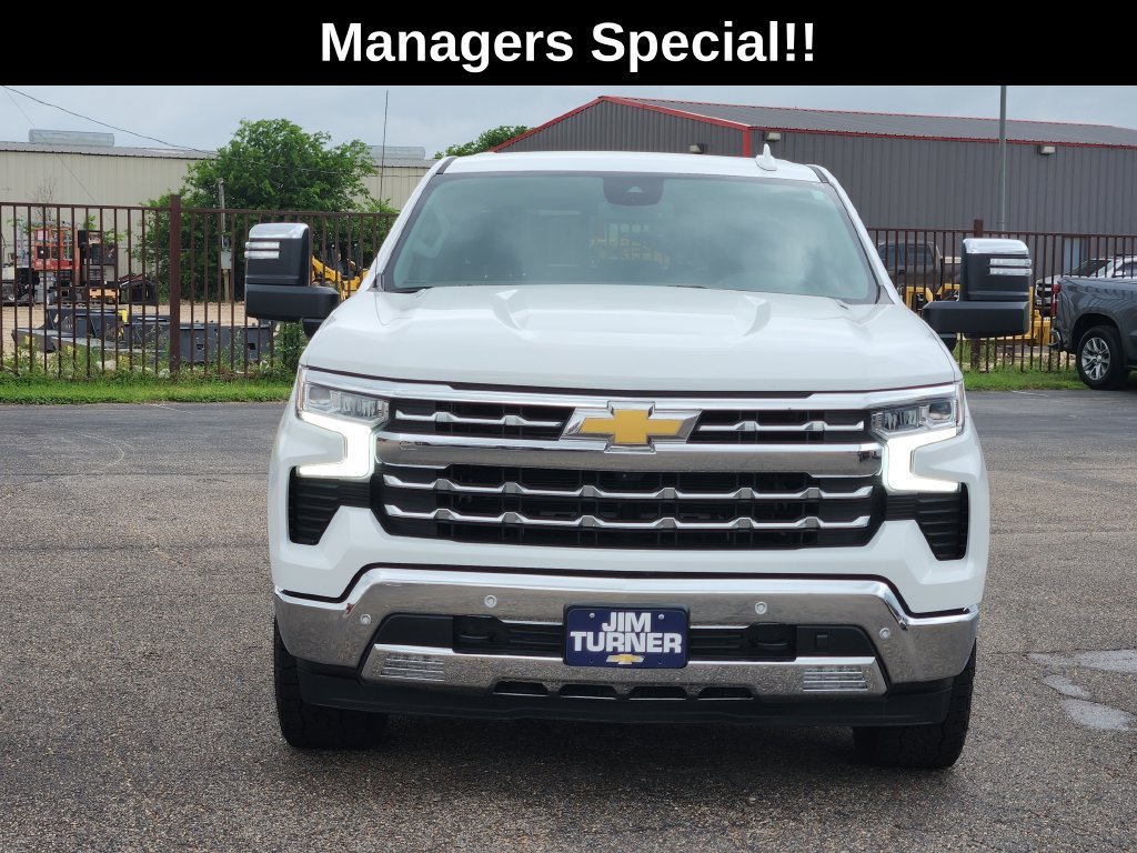 Used 2024 Chevrolet Silverado 1500 LTZ AWD/4WD image 2