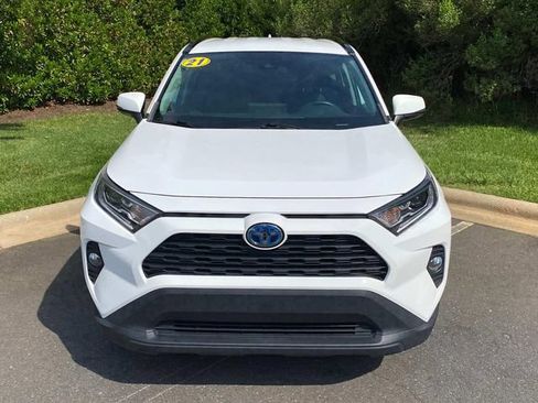 Used 2021 Toyota RAV4 XLE w/ XLE Grade Weather Package AWD/4WD image 2