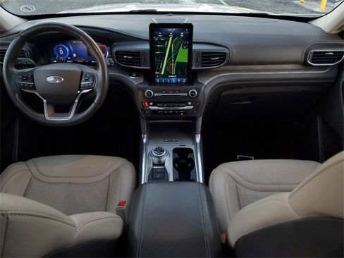 Certified 2020 Ford Explorer Platinum w/ Premium Technology Package image 28