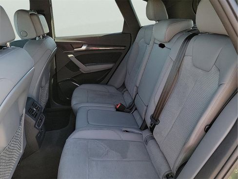 Used 2024 Audi SQ5 Premium w/ Convenience Package image 12