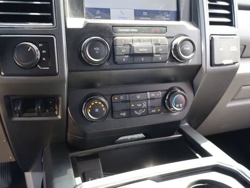 Used 2022 Ford F250 XLT w/ Black Appearance Package AWD/4WD image 19