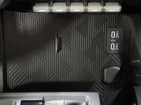 Used 2024 Toyota Tacoma TRD Sport image 35