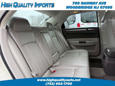 Used 2009 Chrysler 300 C image 21