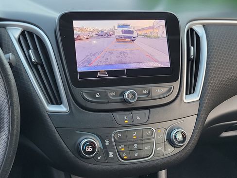 Used 2023 Chevrolet Malibu LT image 12