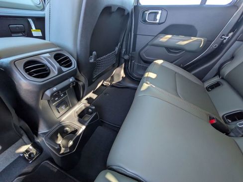 New 2026 Jeep Gladiator Mojave image 30