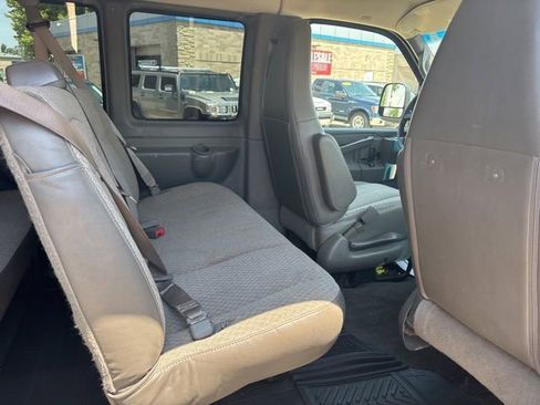 Used 2018 Chevrolet Express 3500 LT w/ LT Preferred Equipment Group RWD image 19