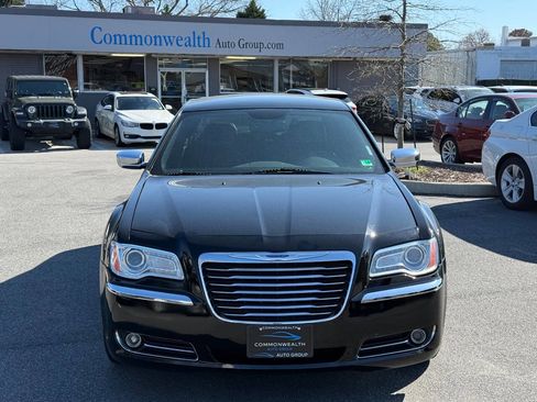 Used 2014 Chrysler 300 C image 3