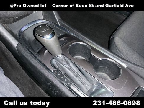 Used 2020 Chevrolet Malibu LT FWD image 24