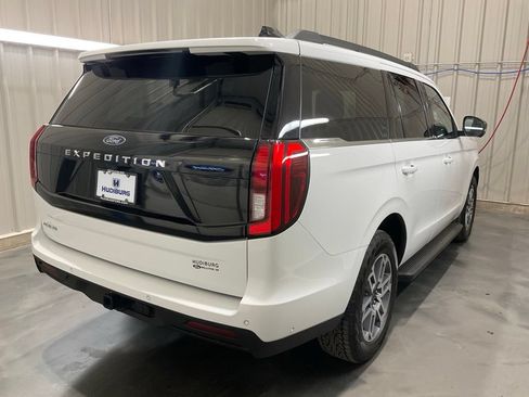 Used 2025 Ford Expedition Active AWD/4WD image 23