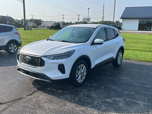 Used 2024 Ford Escape Active w/ Tech Pack #2 FWD image 2