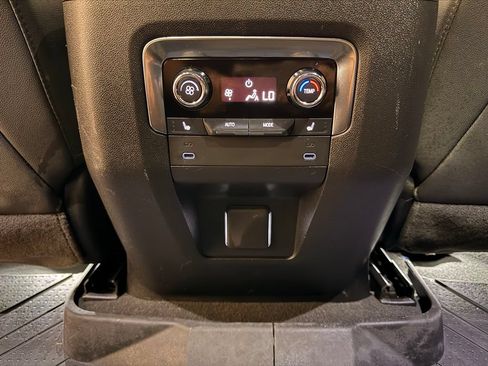 Used 2025 Chevrolet Tahoe Z71 w/ Comfort Package AWD/4WD image 35