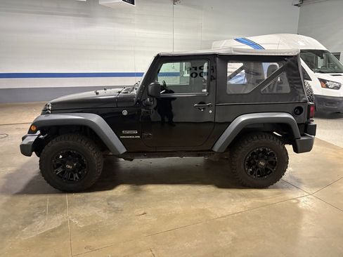 Used 2017 Jeep Wrangler Sport image 5