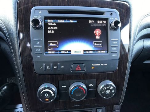 Used 2016 Chevrolet Traverse LT FWD image 9
