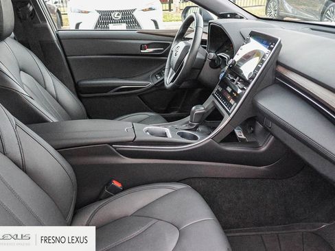 Used 2022 Toyota Avalon XLE image 12
