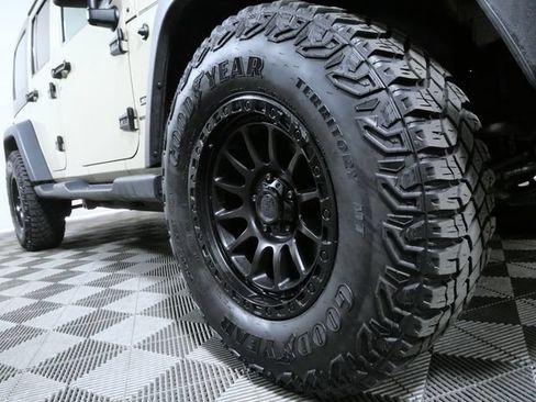 Used 2018 Jeep Wrangler Unlimited Sport S AWD/4WD image 2