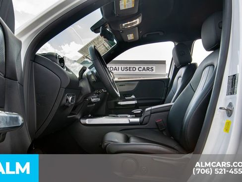 Used 2022 Mercedes-Benz GLB 250 w/ Premium Package Lite image 11