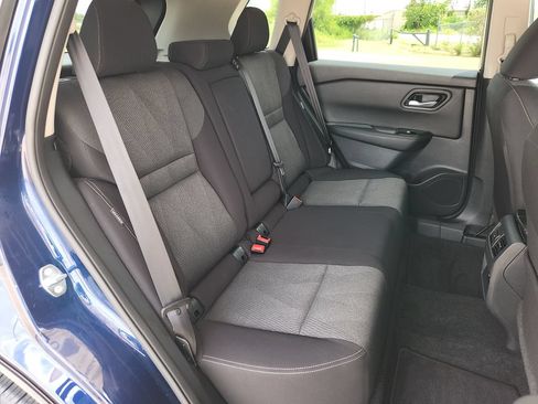 Used 2025 Nissan Rogue SV FWD image 15