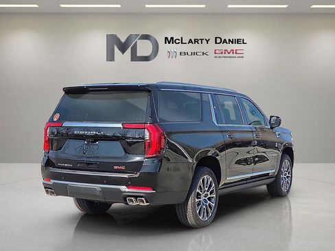 New 2026 GMC Yukon XL Denali w/ Denali Reserve Package AWD/4WD image 5