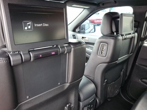 Used 2019 Dodge Durango R/T w/ Blacktop Package AWD/4WD image 13