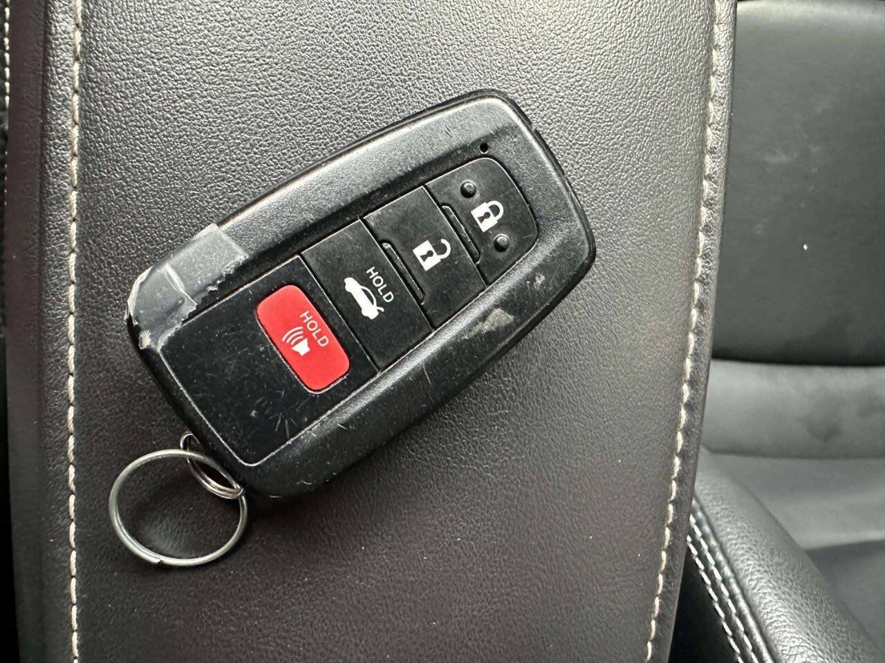 Used 2021 Toyota Corolla XLE FWD image 34