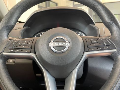 Used 2025 Nissan Altima 2.5 SV FWD image 28