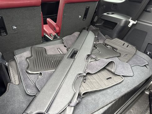 Used 2023 Lexus GX 460 Luxury w/ Sport Design Package image 12