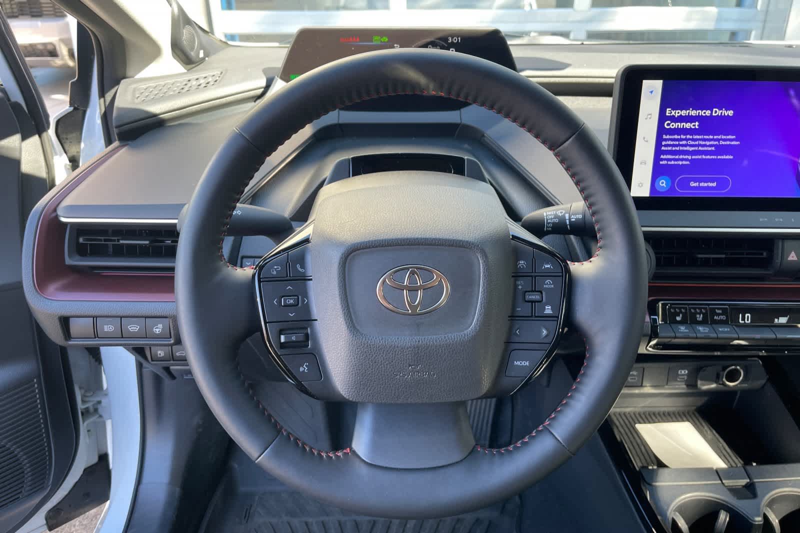 Used 2025 Toyota Prius Plug-In Hybrid FWD image 12