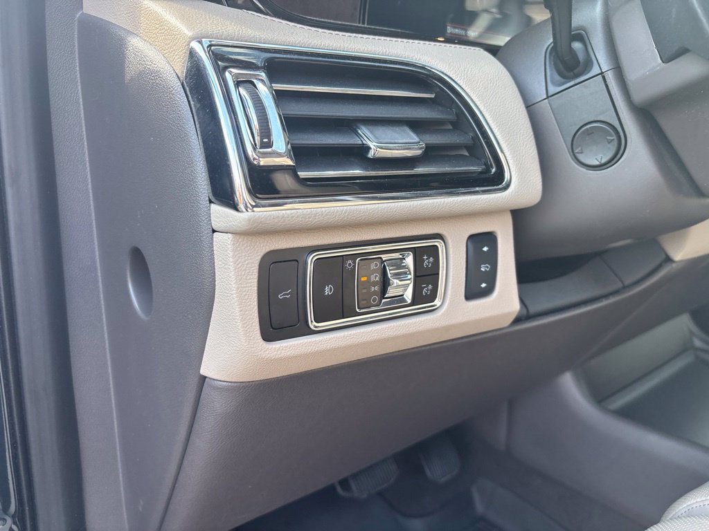 Used 2024 Lincoln Navigator L Reserve AWD/4WD image 6