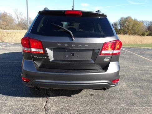 Used 2015 Dodge Journey SXT w/ Flexible Seating Group image 4