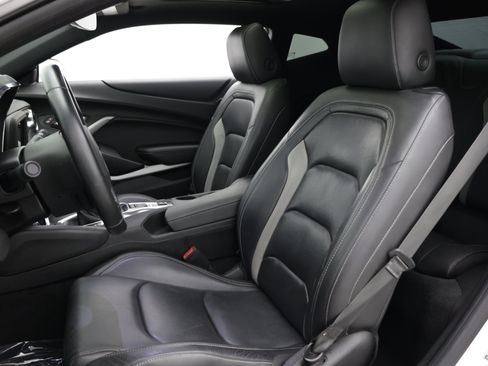 Used 2019 Chevrolet Camaro LT RWD image 16