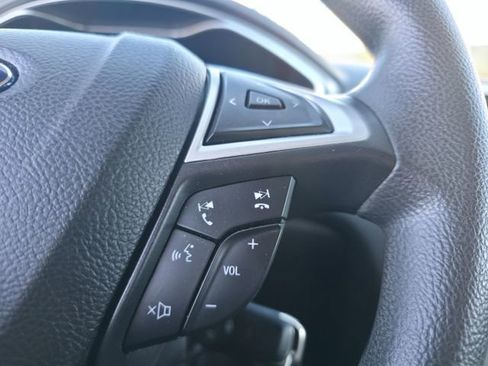 Used 2015 Ford Fusion SE image 16