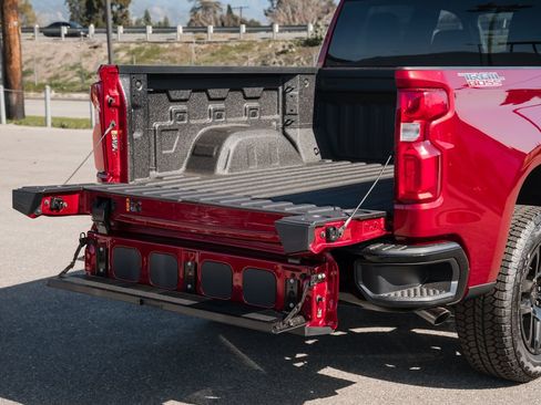 New 2026 Chevrolet Silverado 1500 LT Trail Boss w/ LPO, Dark Essentials Package AWD/4WD image 15