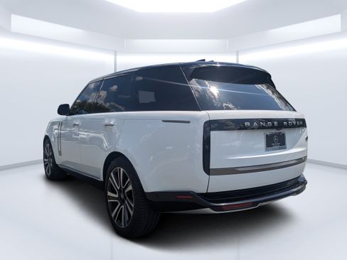 Used 2023 Land Rover Range Rover SE AWD/4WD image 5