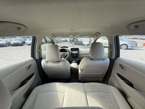 Used 2012 Nissan Leaf SV image 16