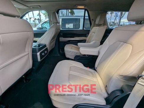 Used 2023 Ford Expedition Limited image 37