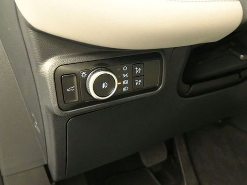 Used 2025 Ford Explorer Active w/ Active Comfort Package AWD/4WD image 14