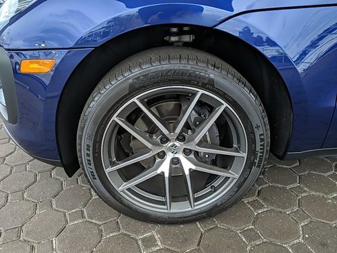 Used 2022 Porsche Macan image 9