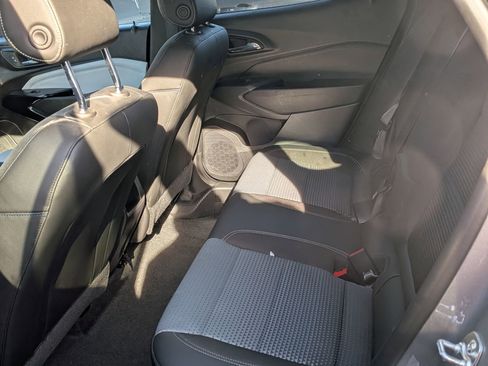 Certified 2025 Chevrolet Trax LT w/ LT Convenience Package image 32