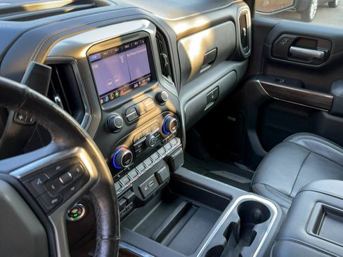 Used 2019 Chevrolet Silverado 1500 LT Trail Boss AWD/4WD image 16