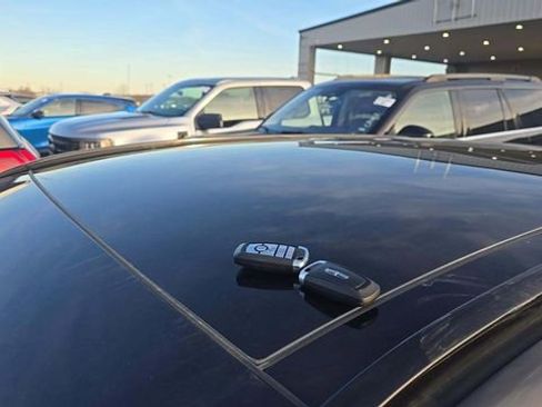 Used 2025 Lincoln Corsair AWD w/ Equipment Group 101A image 21