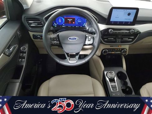 Used 2022 Ford Escape SEL w/ Technology Package FWD image 17