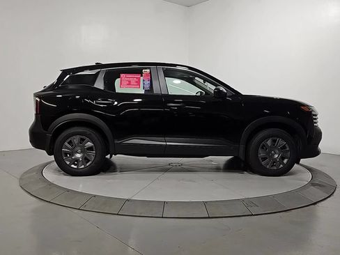 Certified 2025 Nissan Kicks S AWD/4WD image 8
