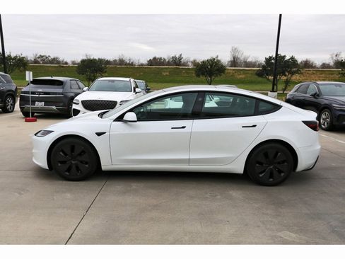 Used 2024 Tesla Model 3 Standard Range image 5