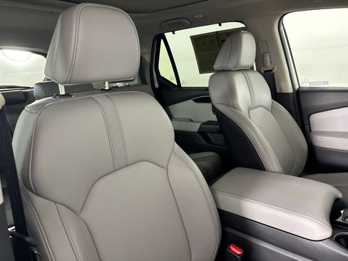 Used 2025 Honda Pilot Touring image 32