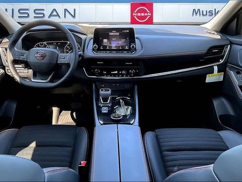 New 2026 Nissan Rogue SV image 5