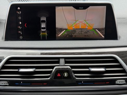 Used 2019 BMW 740i RWD image 29