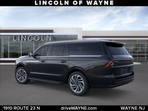 New 2026 Lincoln Navigator L Premier AWD/4WD image 5