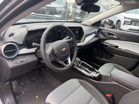 New 2026 Chevrolet Trax LT w/ Driver Confidence Package image 4